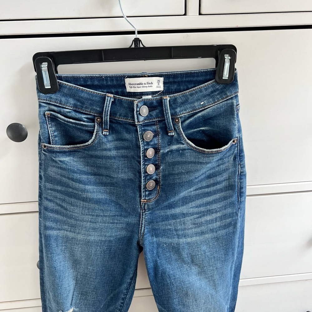 Abercrombie & Fitch Women’s Skinny Jeans - Dark Blue Distressed - Picture 3 of 8